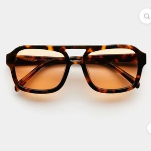 VEHLA EYEWEAR Dixie Sunglasses in choc tort/cinnamon